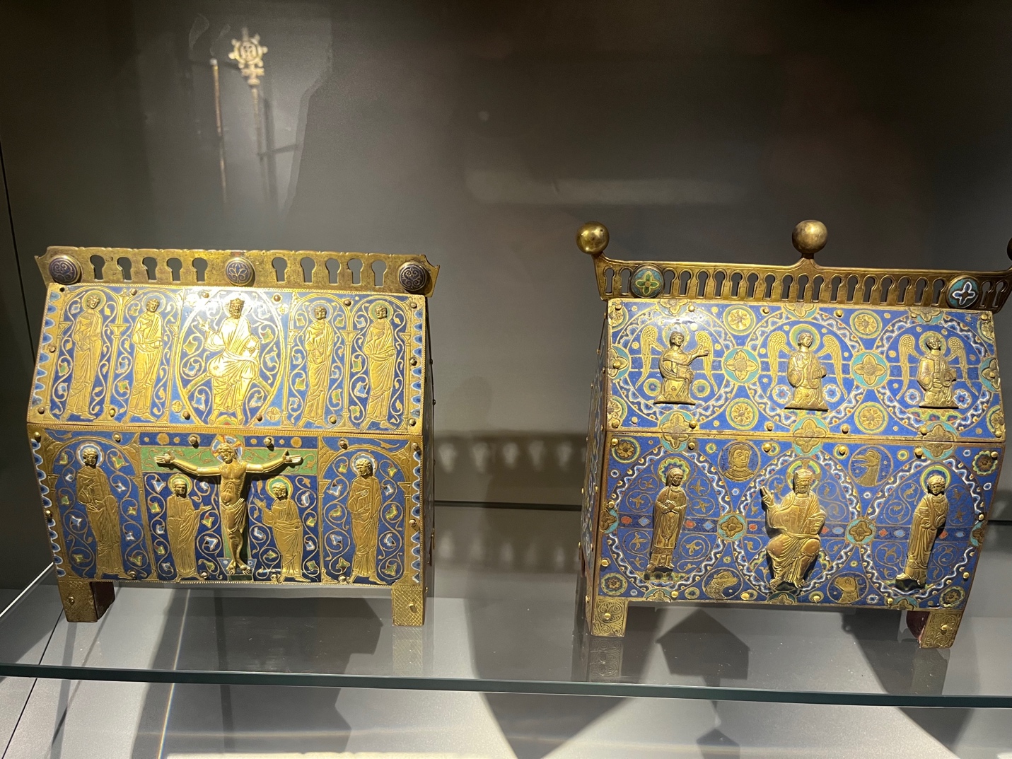 A body of water with trees and clouds in the sky
AI-generated content may be incorrect.